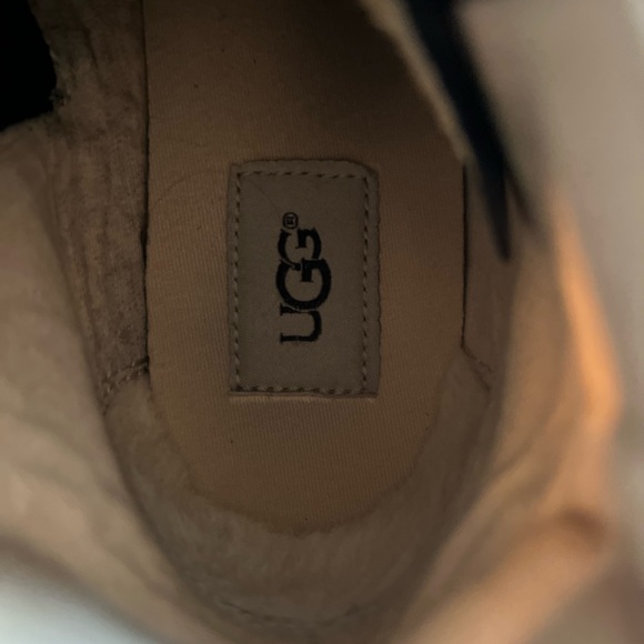 UGG boots size 7.5 in GUC - Picture 8 of 16